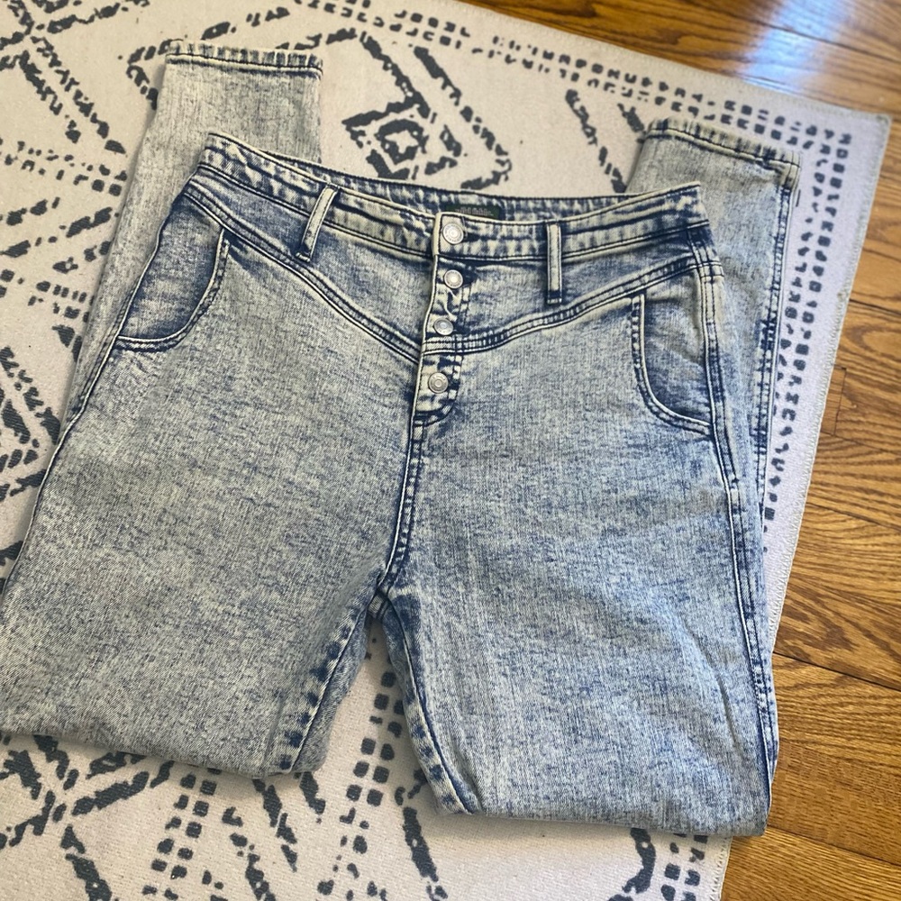 BUTTON FLY DENIM JEAN